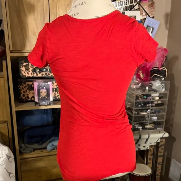 Red Future Thing Maternity Top - Small - Picture 3 of 4